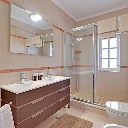 Casa De Apra By Portucasa ローレ